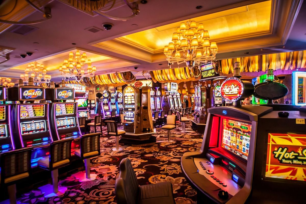 Slot machine reels available in the nunstargame game lobby
